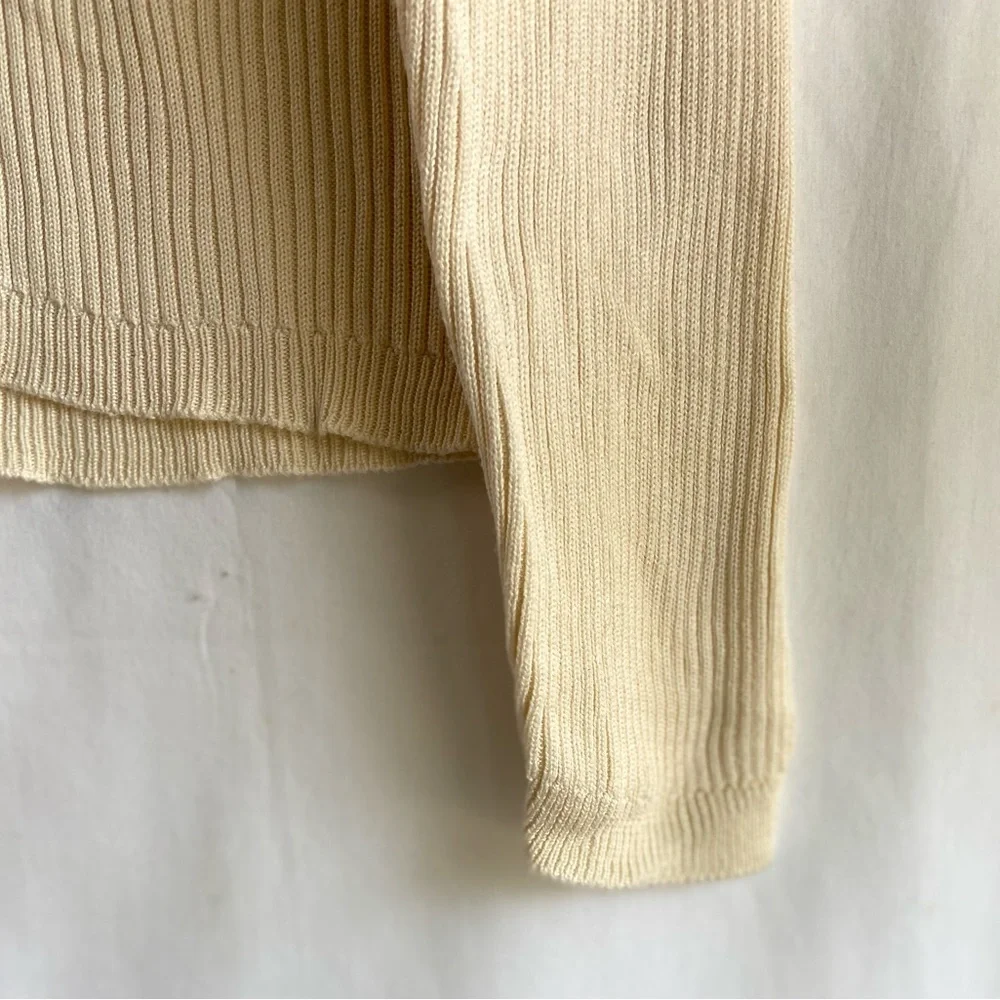 Brooks Brothers women’s cream 100% silk turtleneck SZ L - Picture 3 of 9